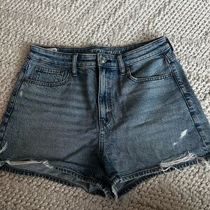 American Eagle Mom short